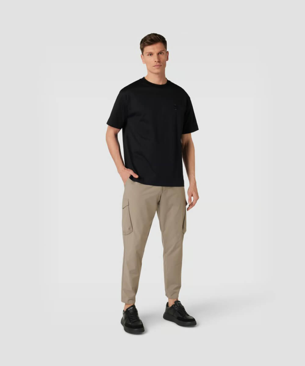 Slim fit cargo trousers with back pocket